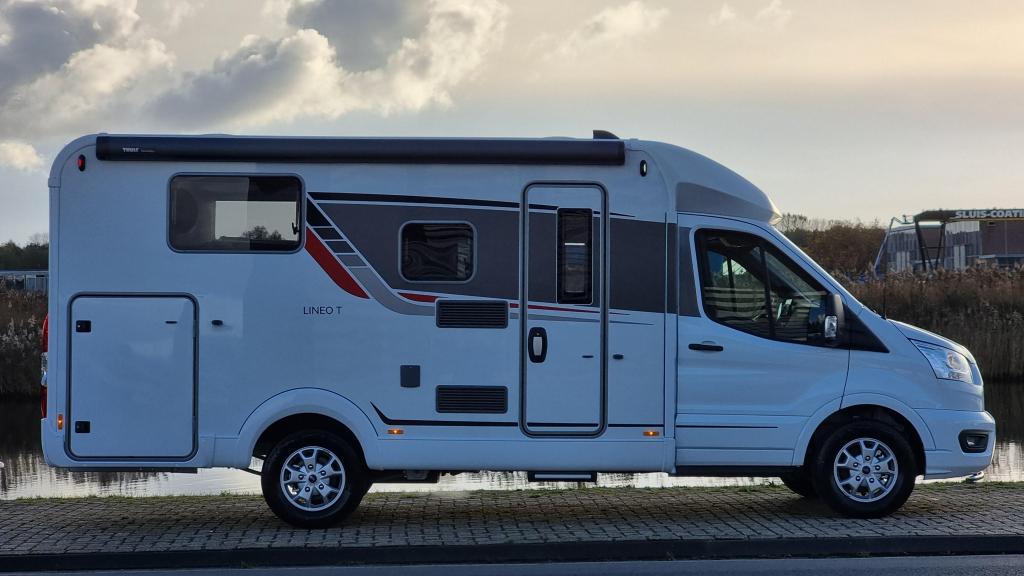 Bürstner Lineo T 620 G, Automaat, Standaard zit, Ringverwarming, Airbags