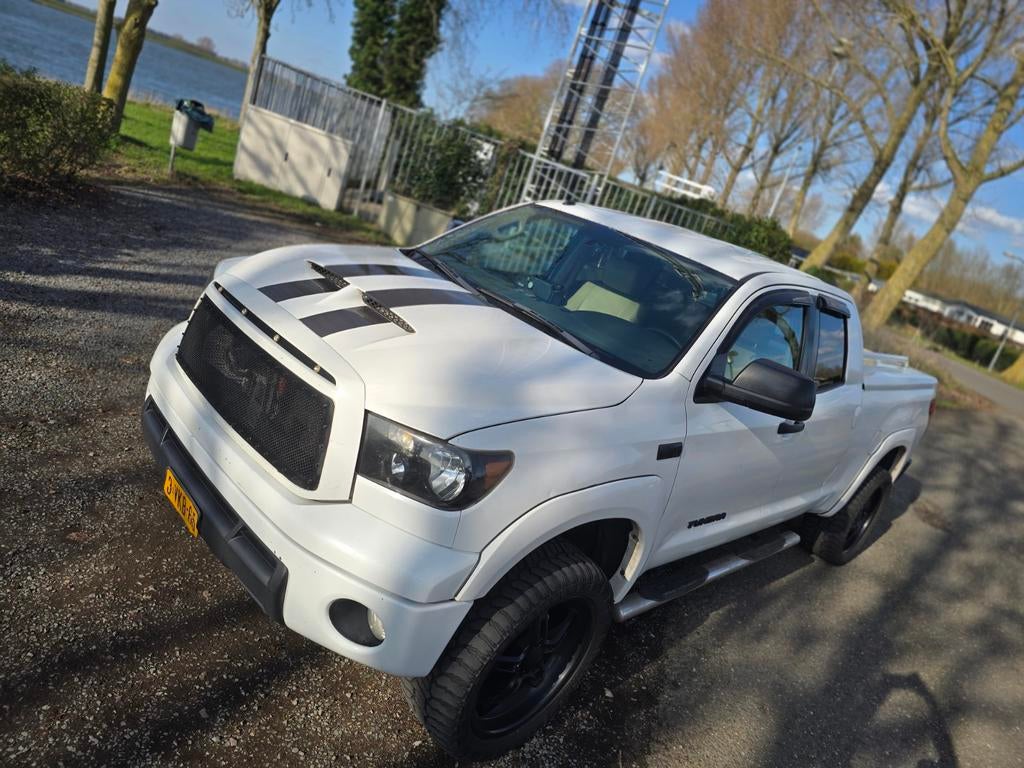 NIEUWE APK | Toyota tundra 2010 verhoogd & verbreed LPG, Auto's, Automaat, Achterwielaandrijving, 8 cilinders, Wit