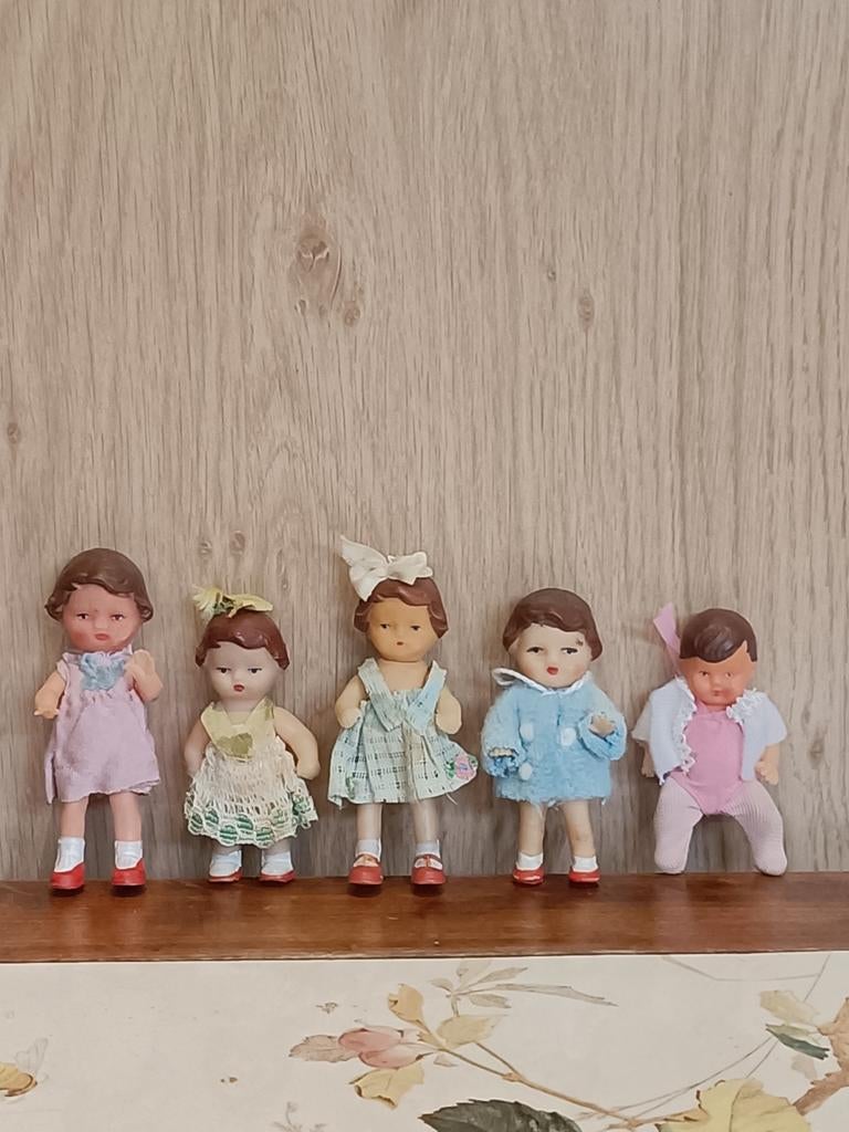 Vijf  hele oude ari popjes poppenhuis, Verzamelen, Poppenhuizen en Toebehoren, Ophalen of Verzenden, Gebruikt, Poppenhuis
