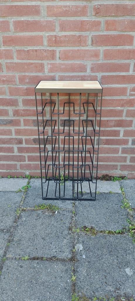 Metalen wijnrek voor 16 wijnflessen, Ophalen of Verzenden, Metaal, Minder dan 50 cm