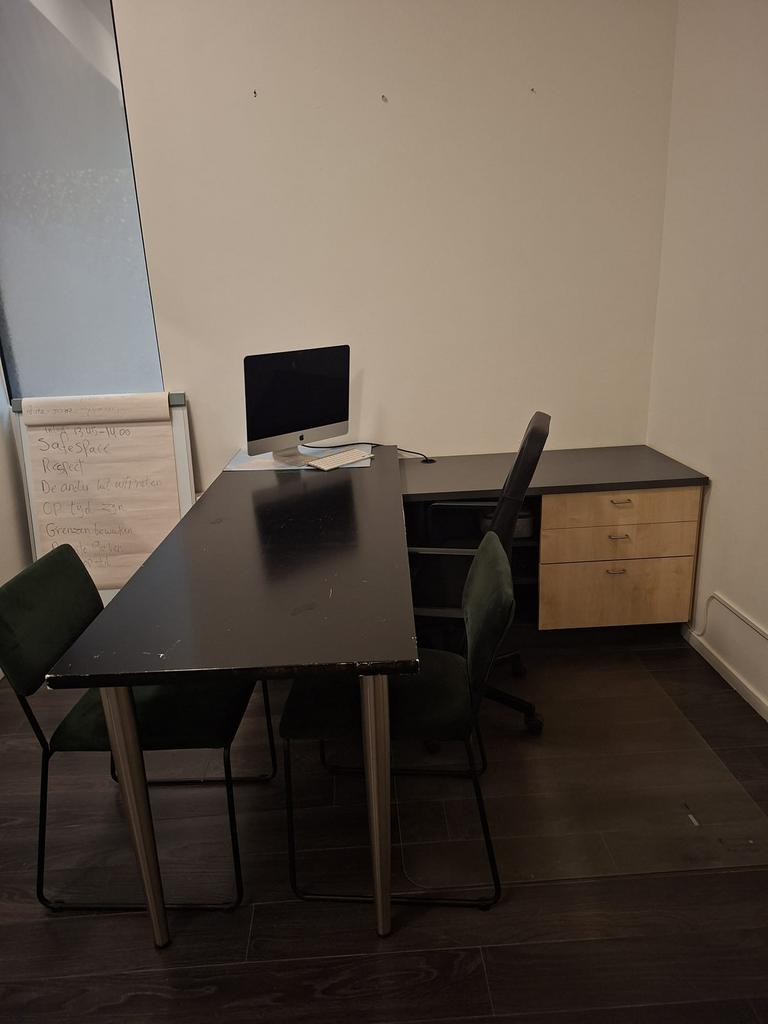 2 bureaus gratis ophalen in Amsterdam zuidoost, Ophalen of Verzenden, Gebruikt