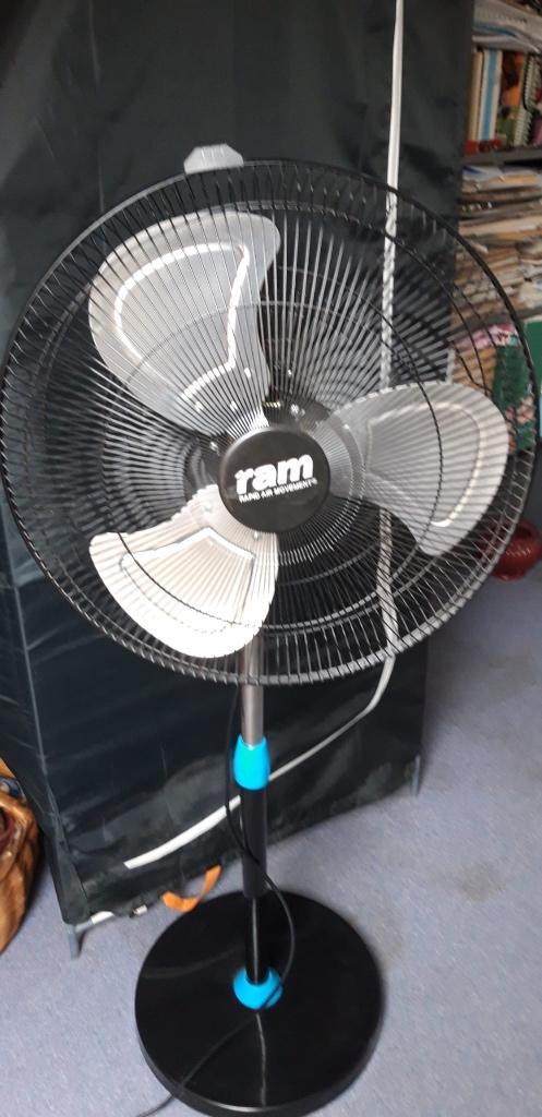 Staande ventilator, Ophalen of Verzenden, Zo goed als nieuw, Statiefventilator