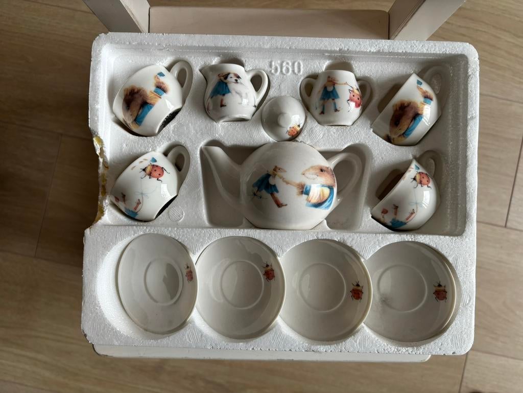 Kinder serviesje vera de muis (Marjolein Bastin), Ophalen of Verzenden, Zo goed als nieuw, Taarten of Cupcakes, Bakvorm