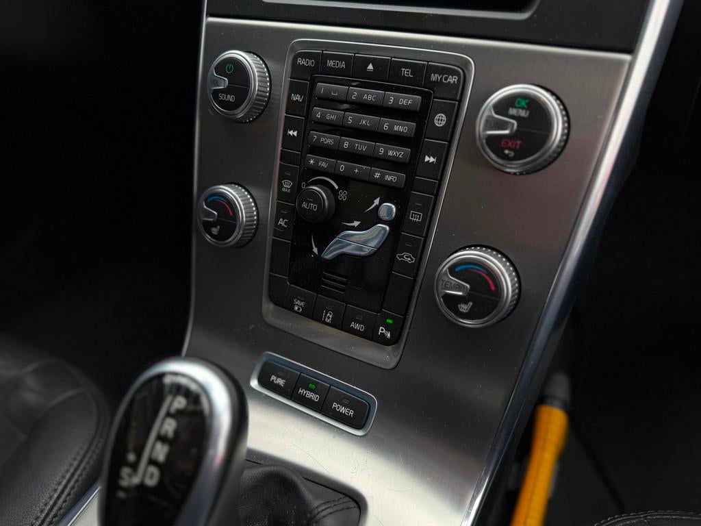 Volvo V60 2.4 D6 Twin Engine Momentum Automaat Airco Navi Cr, Auto's, Adaptive Cruise Control, Blauw, 68 pk, 1880 kg