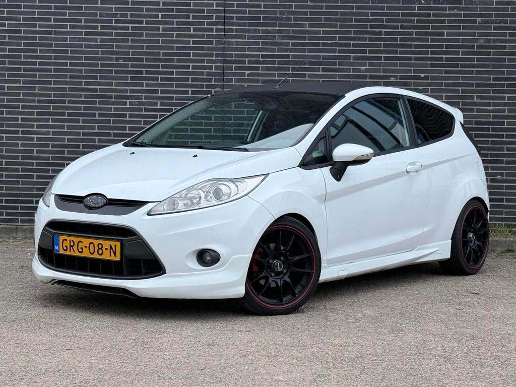 Ford FIESTA 1.6 Sport APK!, Gebruikt, 4 cilinders, Wit, Bedrijf
