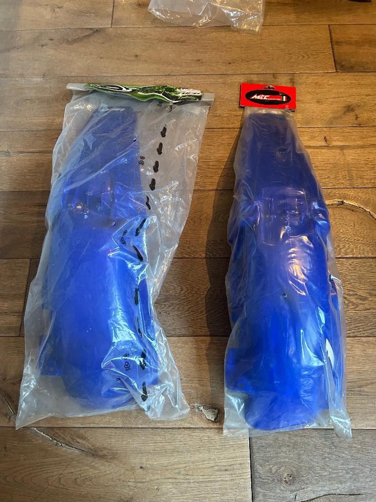 Achterspatbord blauw Yamaha YZ 125/250 96-01, Motoren, Ophalen of Verzenden