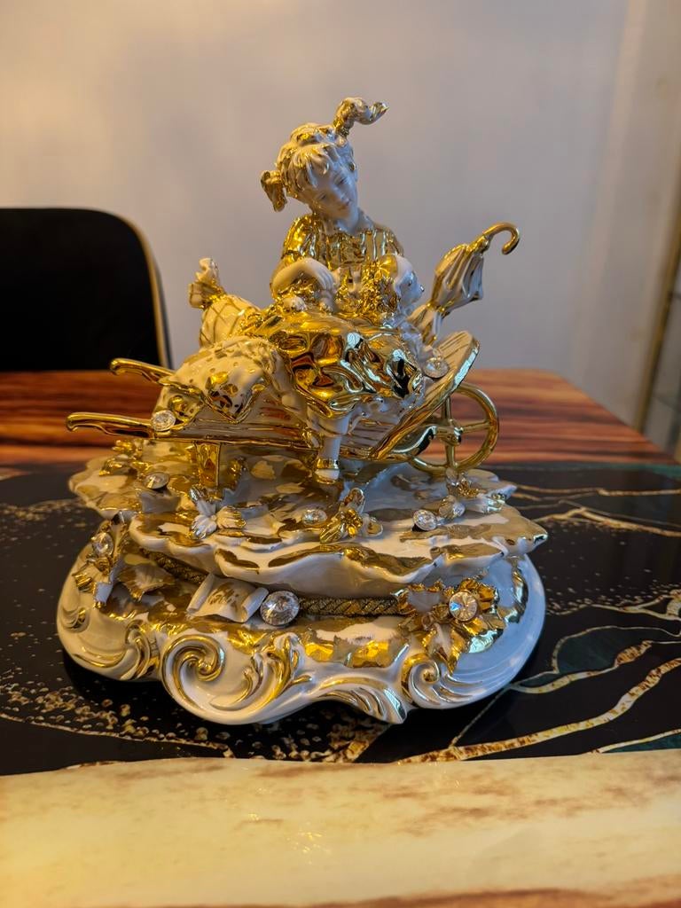Capodimonte beeldje meisje met hondje, Ophalen of Verzenden, Zo goed als nieuw, Mens