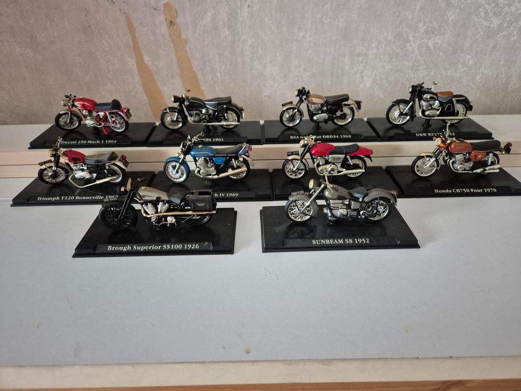 10 Historische motoren 1:24, Ophalen