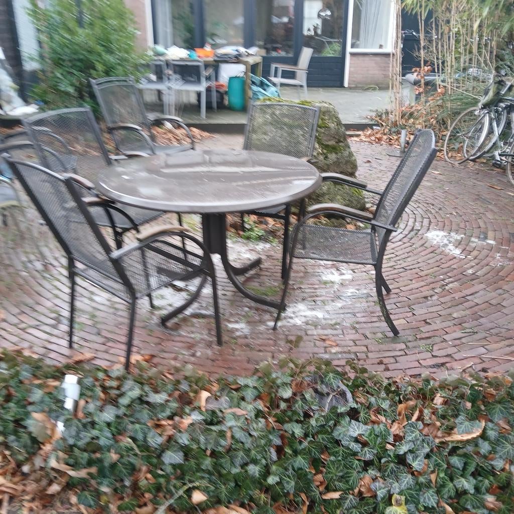 tuintafel met stoelen, Ophalen, Zo goed als nieuw, Rond, Metaal