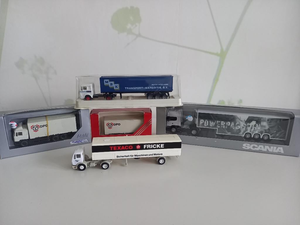 4 modeltrucks 1:87  scania-man-mercedes-, Ophalen of Verzenden, Zo goed als nieuw, Bus of Vrachtwagen, Overige merken