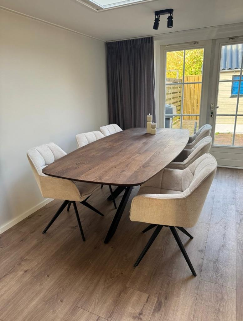 Deens ovaal eettafel | Elegant & Stijlvol | Direct Leverbaar, Huis en Inrichting, Tafels | Eettafels, 100 tot 150 cm, Eikenhout