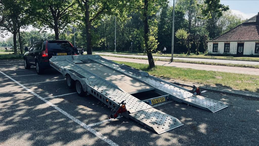 Autoambulance met elektrische + sleepdienst, Met chauffeur, Aanhangwagen