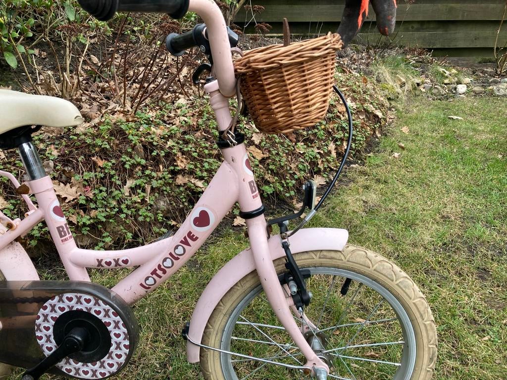 Rieten fietsmandje voor kinderfiets, Ophalen of Verzenden, Gebruikt, Fietsmand, Stuurbevestiging