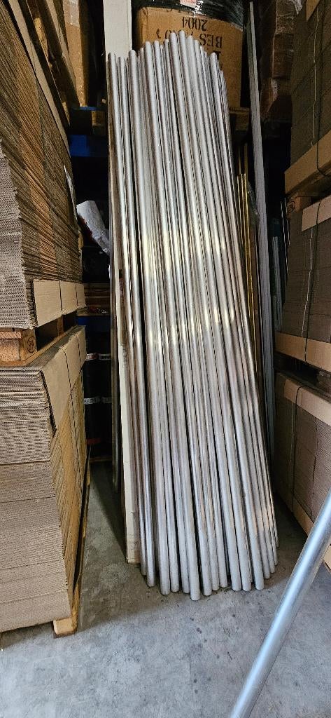 Aluminium buizen 47 stuks 3 m lang , 5cm doorsnee 2/3mm dik, Ophalen, Nieuw, Aluminium