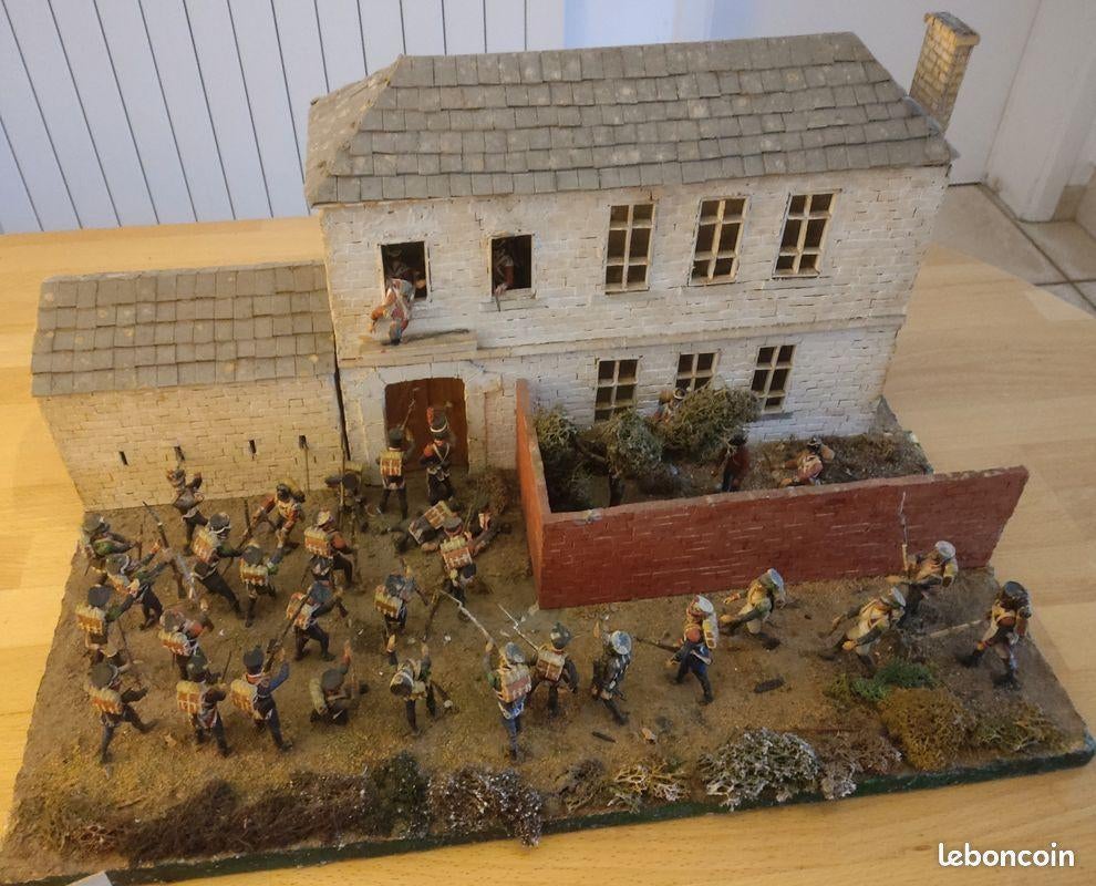 Diorama 'L' attaque de la Maison du Jardinier'  18 juni 1815, Hobby en Vrije tijd, Modelbouw | Figuren en Diorama's, Ophalen, Zo goed als nieuw