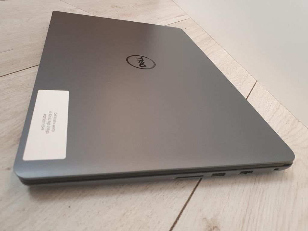Perfecte staat: Dell Vostro 5581 AZERTY i5-8265U 8gb 256gb, 256 GB, Met videokaart, 2 tot 3 Ghz, 15 inch