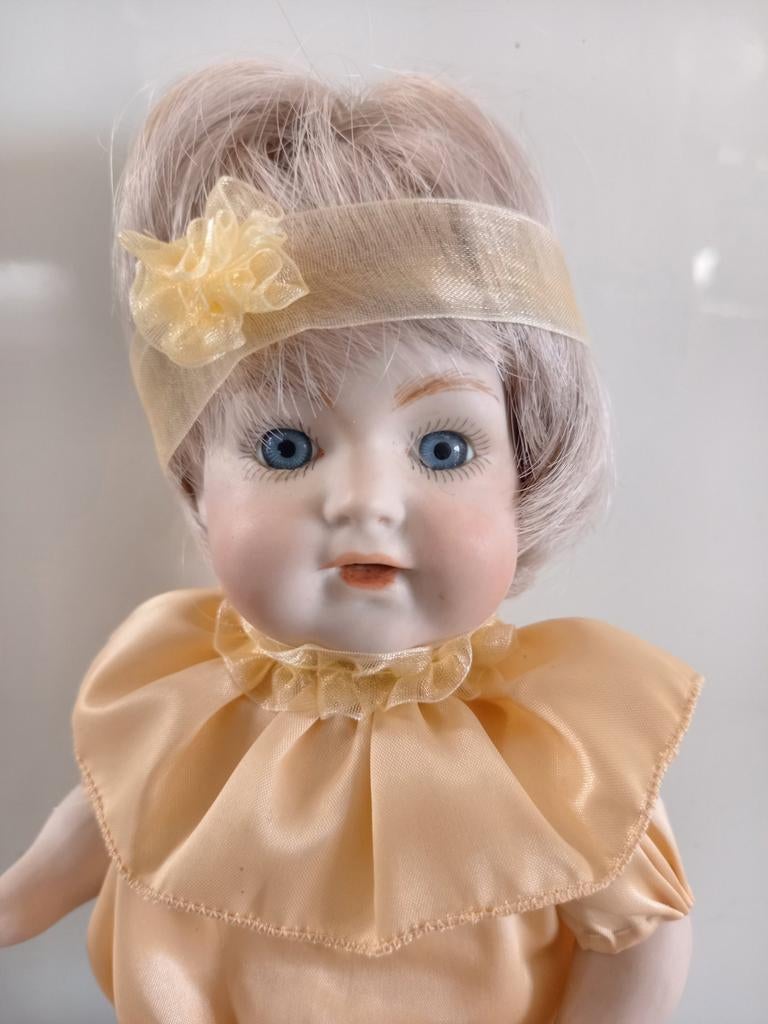 Klein Porseleinen Popje, Verzamelen, Poppen, Ophalen, Gebruikt, Pop