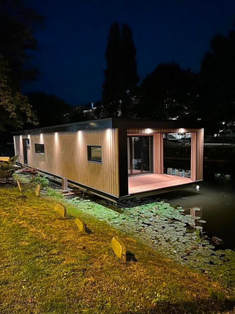 Leiden Centrum: Nieuwbouw woning aan het water Turn-Key NEW