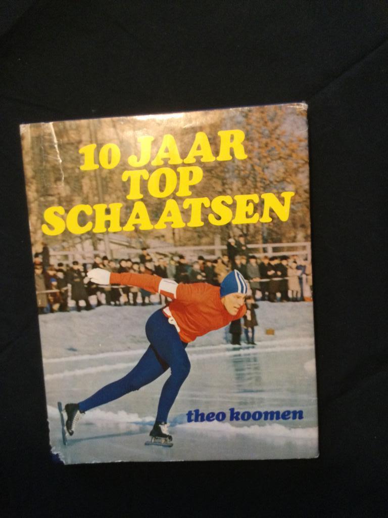 Theo Koomen. 10 jaar topschaatsen o.a. Kees Verkerk, Ophalen of Verzenden, Gelezen, Balsport