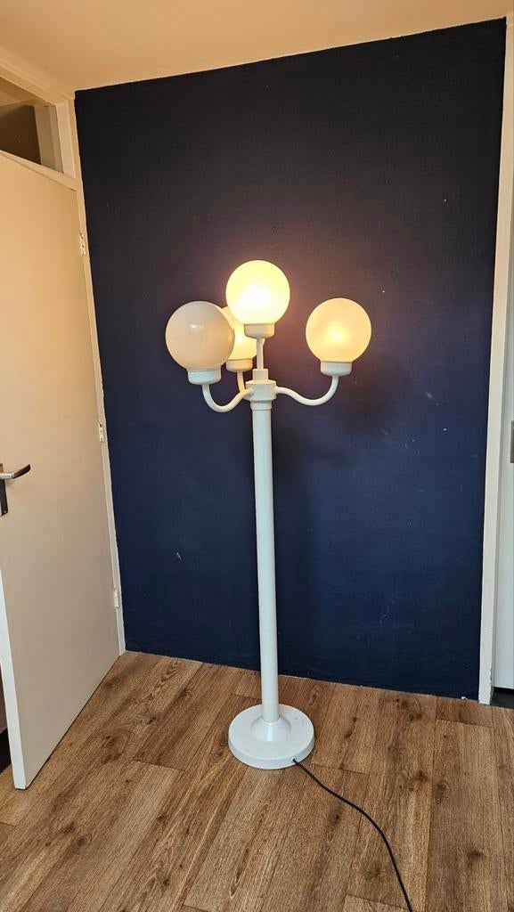 Vintage vloerlamp jaren '70 wit met 4 bollen, Ophalen, Gebruikt, 150 tot 200 cm
