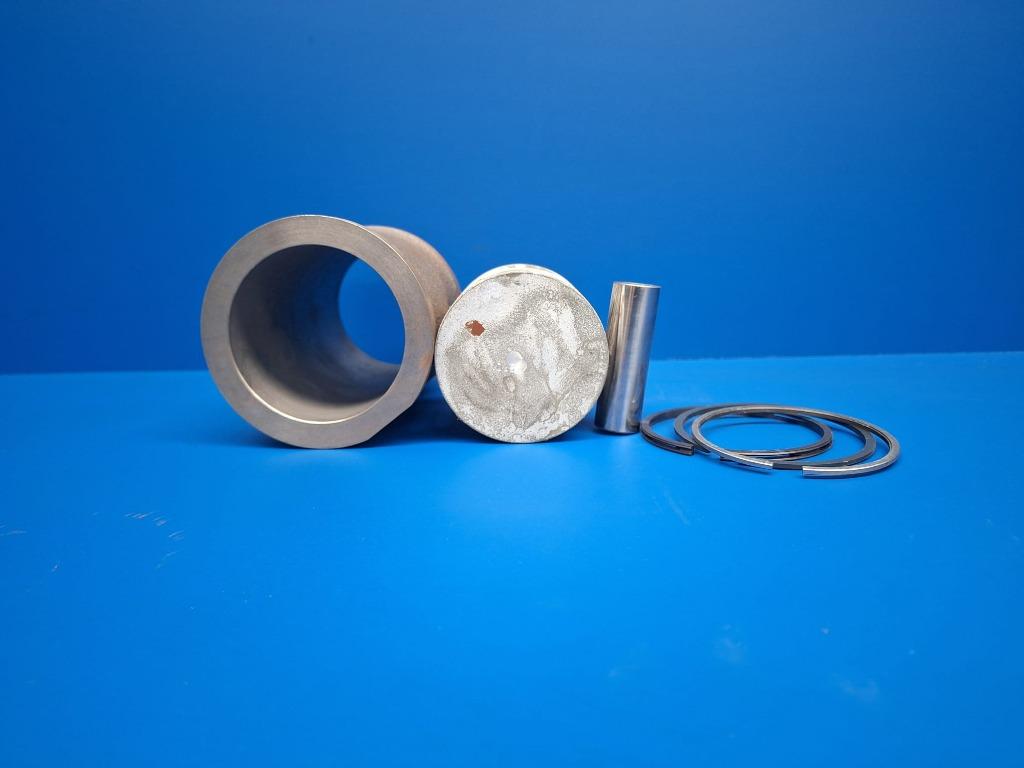 Zuigers + Bussen Ø58.5mm – Renault 16 (1470–1565cc) 4 stuks, Ophalen of Verzenden, Nieuw, Renault