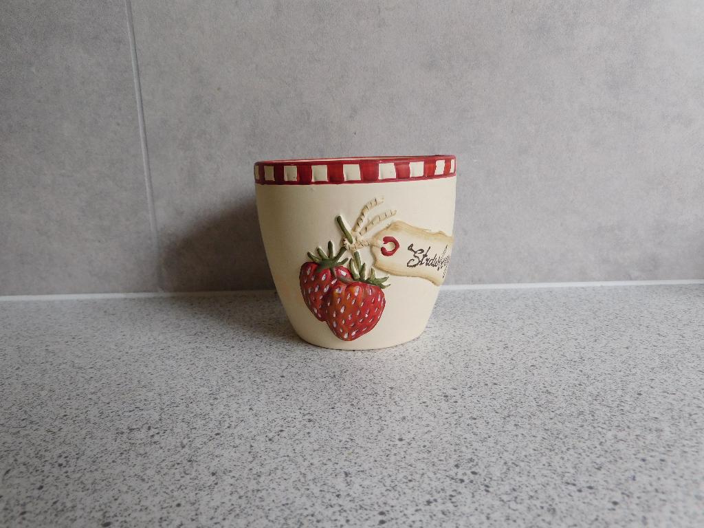 Bloempot 8x7,5 cm. Strawberry JET by ter Steege, Overige typen, Ophalen of Verzenden, Zo goed als nieuw, Overige stijlen