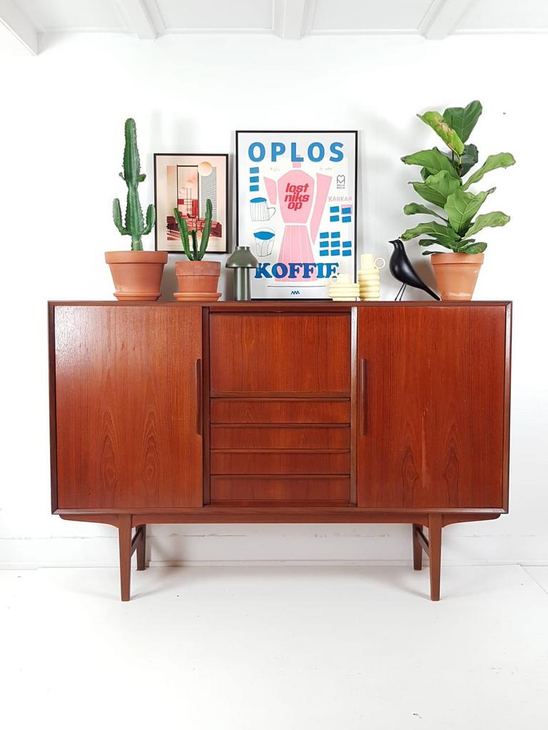 Vintage teak houten dressoir | buffetkast teak Deens design, Verzamelen, Retro, Huis en Inrichting, Ophalen of Verzenden