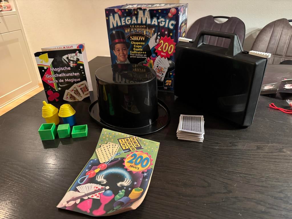 Goocheldoos, Ophalen of Verzenden, Gebruikt