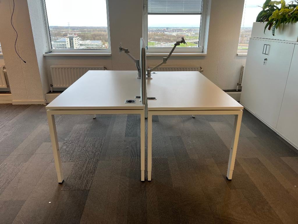 Ceka Aleo duo-bureau schroef stopcontact,verdeler, kabelgoot, Ophalen of Verzenden, In hoogte verstelbaar, Gebruikt