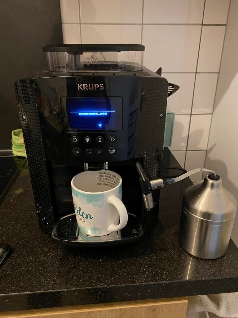 Krups Arabica EA8160 Espressomachine - Volautomaat, Afneembaar waterreservoir, Gebruikt, Espresso apparaat, 2 tot 4 kopjes