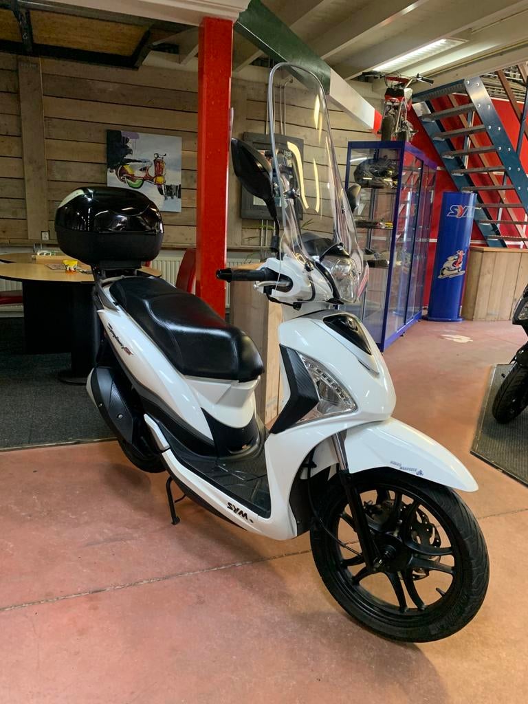 Gebro scooters: Sym symphony ST 25km SNOR wit BJ2015, Fietsen en Brommers, Scooters | SYM, Ophalen, Gebruikt, Overige modellen