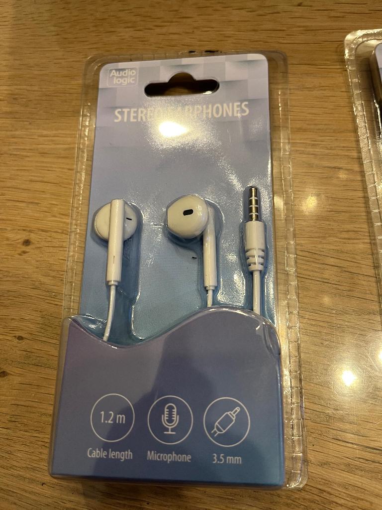 Grundig oortjes koptelefoon, Audio, Tv en Foto, Ophalen of Verzenden, Nieuw, Op oor (supra aural), Overige merken