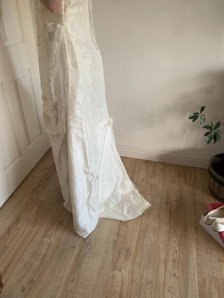 Tweedehands trouwjurk, Demetrios, Ophalen, Gedragen