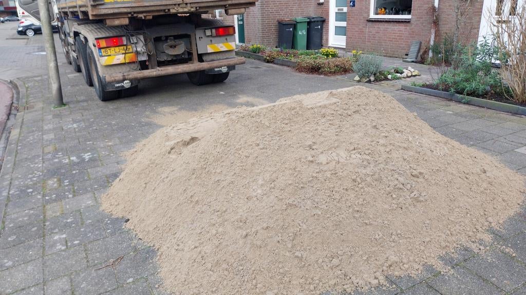 Graafwerkzaamheden afvoer van zand grond puin groenafval., Ophalen of Verzenden