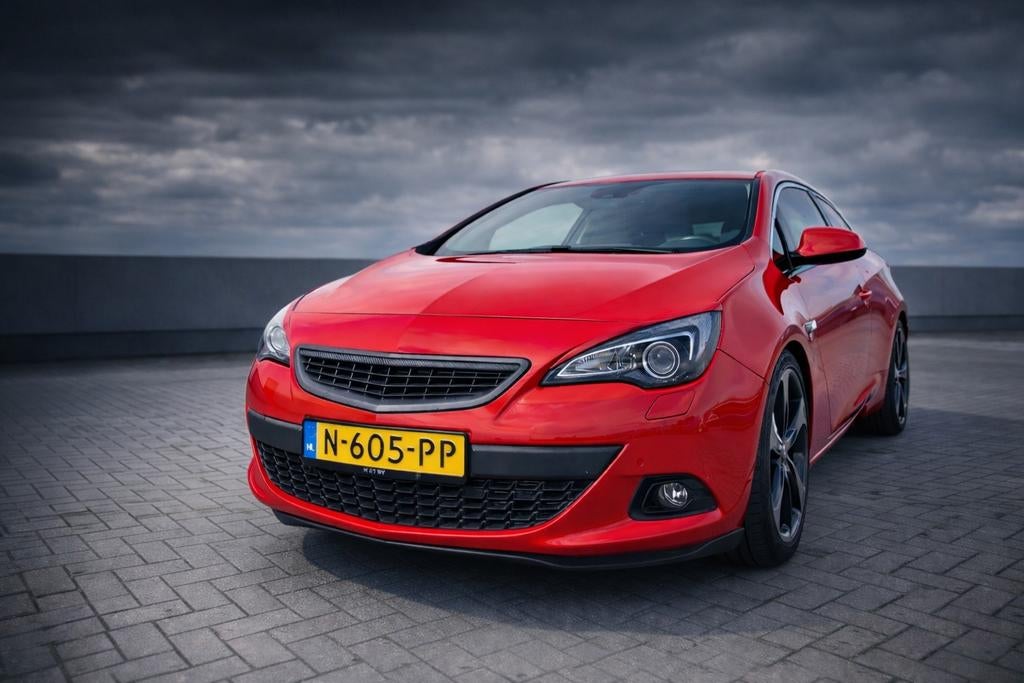Astra J GTC 1.6 Turbo 180HP | Flex Ride | 20" wheels | Navi, Voorwielaandrijving, Euro 5, Beige, 4 cilinders