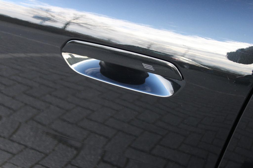 BMW iX2 eDrive20 High Executive M Sport / Trekhaak / Sportst, X2, Zwart, Zwart, Leder