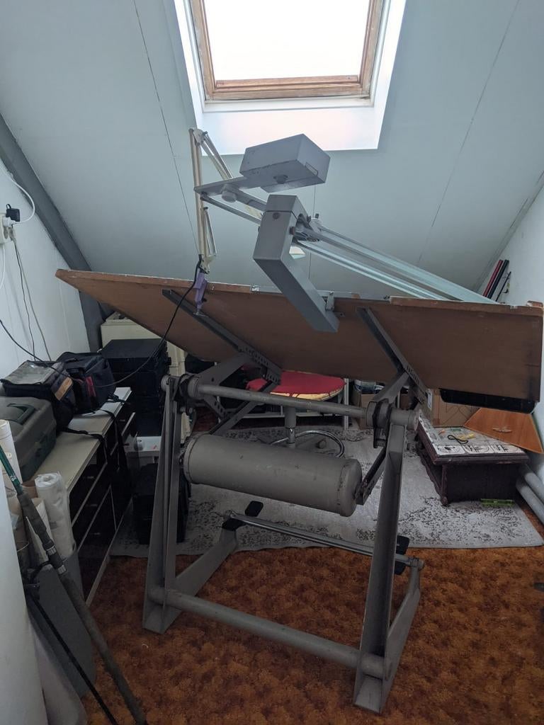 Isis Tekentafel - Verstelbaar met Tekenarm en Contragewicht, Ophalen, Gebruikt, 130 tot 150 cm