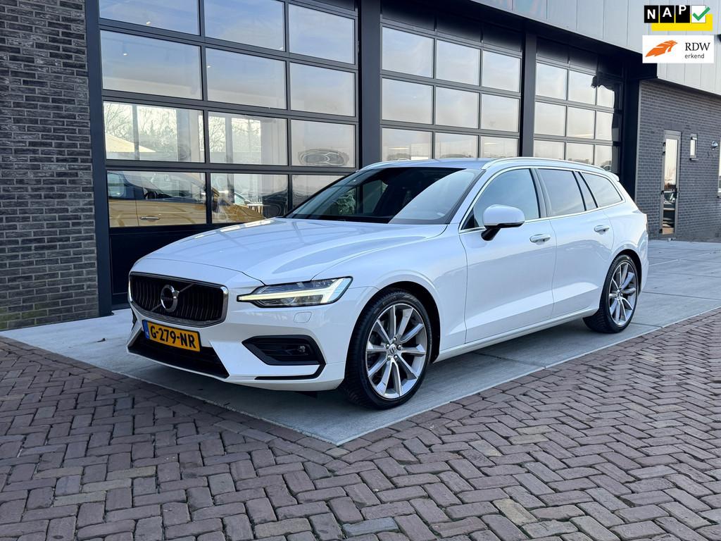 Volvo V60 2.0 T4 Momentum Pro | Navi | DAB+ | Camera | LED |, 15 km/l, 1969 cc, Leder en Stof, Wit
