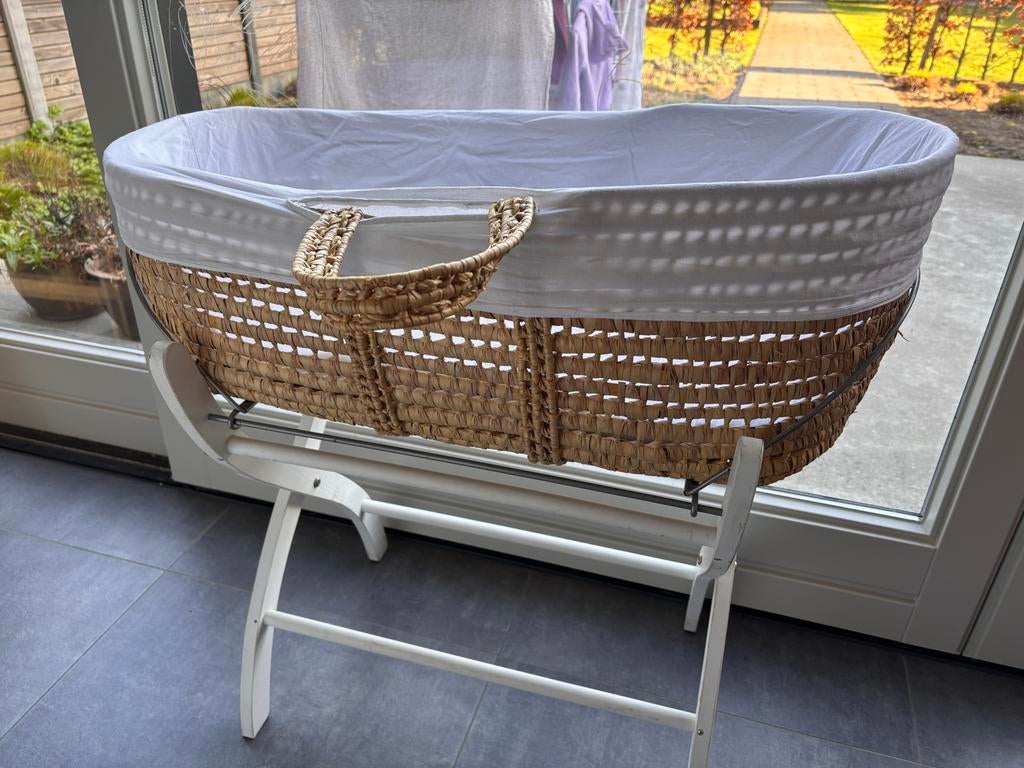 Rotan wiegje met matrasje, Ophalen, Gebruikt, Wieg