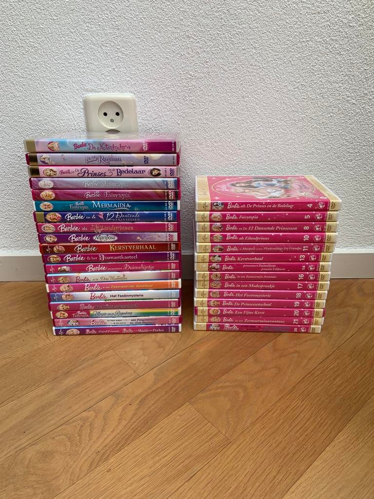 Barbie DVD’S 31 stuks, Cd's en Dvd's, Dvd's | Kinderen en Jeugd, Zo goed als nieuw, Film, Poppen, Vanaf 6 jaar, Ophalen of Verzenden
