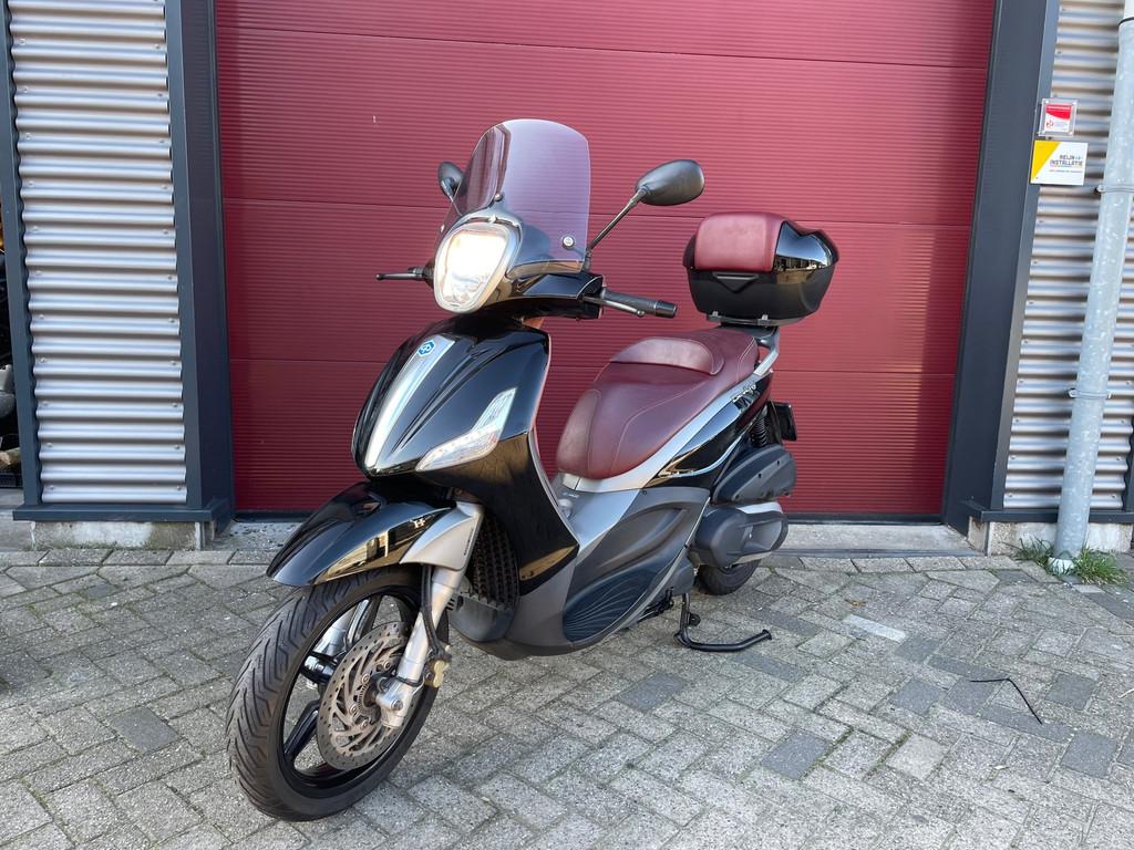 Piaggio Beverly 350 Sport ABS - foto 2
