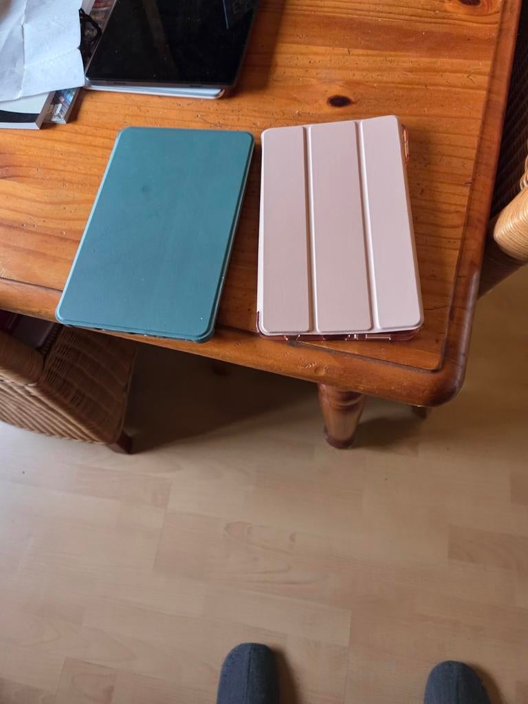 Twee tablet hoezen, Computers en Software, Tablet-hoezen, Ophalen of Verzenden