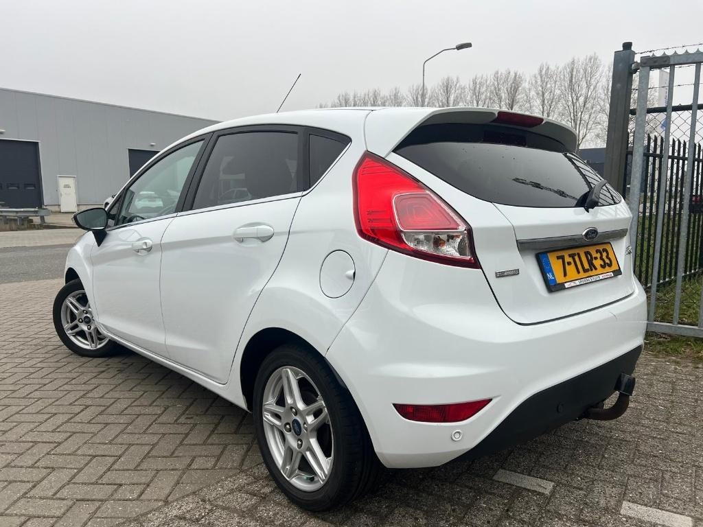 Ford Fiësta 1.0 EcoBoost Titanium 5DRS 2014 Trekhaak PDC, Voorwielaandrijving, 40 €/maand, Zwart, USB