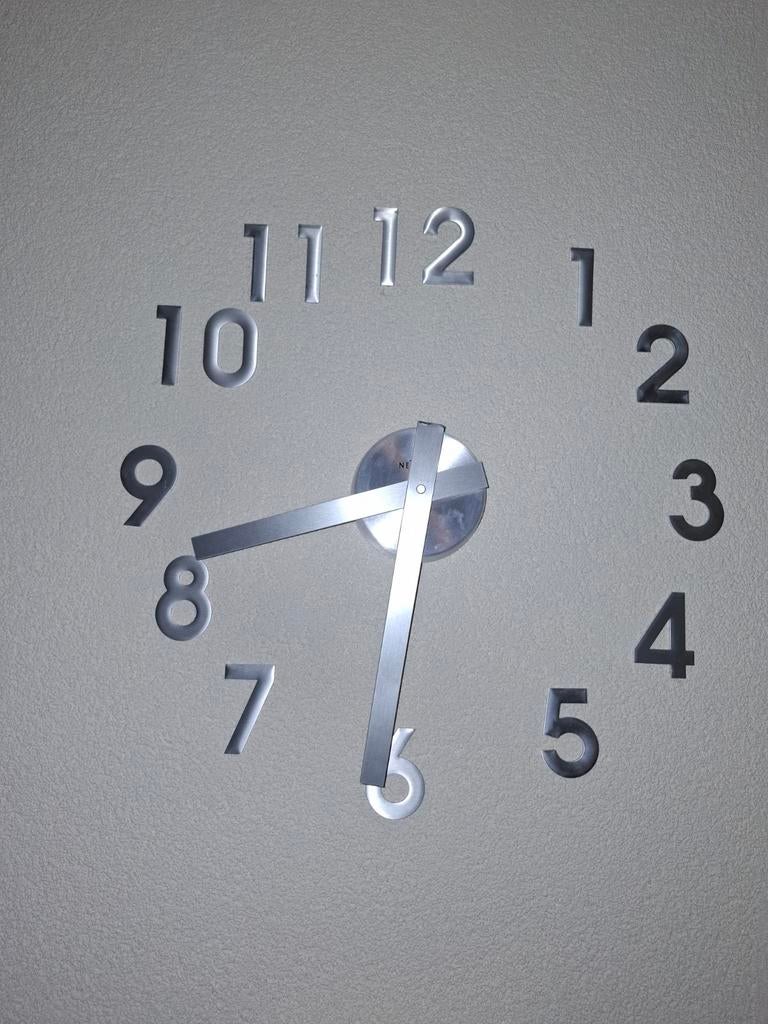 Nextime klok met losse cijfers, Huis en Inrichting, Woonaccessoires | Klokken, Ophalen of Verzenden, Analoog, Wandklok