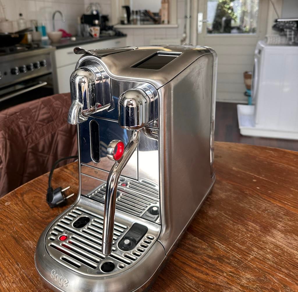 Sage Creatista Pro (Nespresso) met 1,5 jaar garantie, Gebruikt, Espresso apparaat, Ophalen of Verzenden, Koffiepads en cups