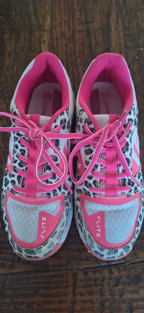 Hockey schoenen, kunstgras schoenen, Ophalen of Verzenden, Zo goed als nieuw, Schoenen