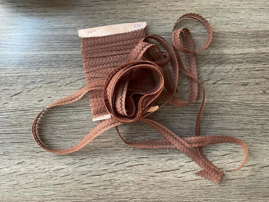 Nr 279) Aanbieding bruin vintage kant 1 cm br 10 m € 4,00, Verzenden, Nieuw, Kant