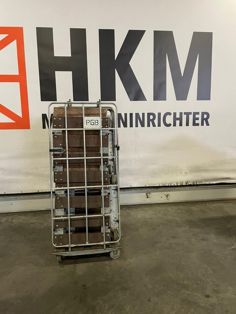 9 Winkelkarren / Rolcontainers - Tegen elk aannemelijk bod, Ophalen