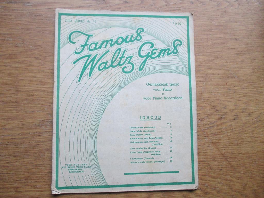 Famous waltz gems -gemakkelijk voor piano of accordeon, Muziek en Instrumenten, Bladmuziek, Gebruikt, Accordeon, Ophalen of Verzenden