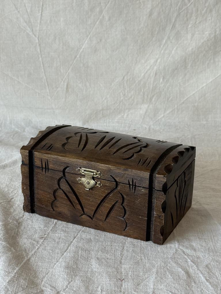 Vintage Handgesneden Sieradenkistje / Schatkistje, Ophalen of Verzenden